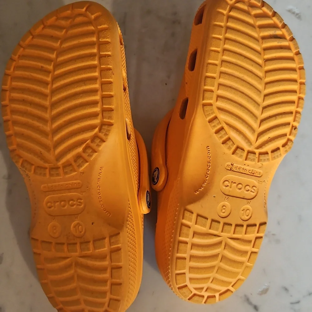 CROCS  Orange - Picture 3 of 3